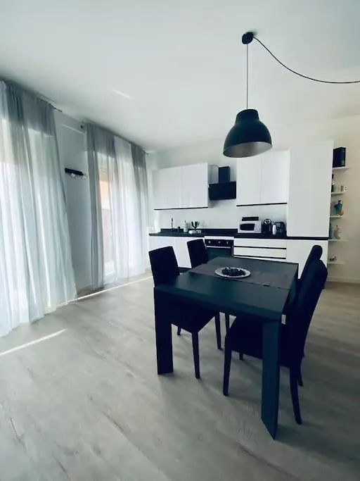 Sun Street Apartment Verona 0*,